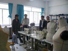 广州市信邦纺织服装有限公司派员到我院考察指导