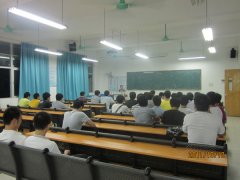 机电、汽车两系召开学生支部大会